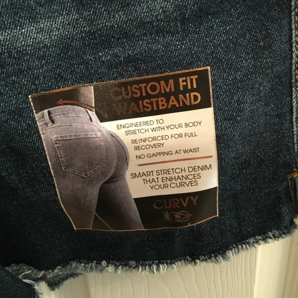 One 5 One Stretchy Curvy Denim Shorts - Picture 4 of 7